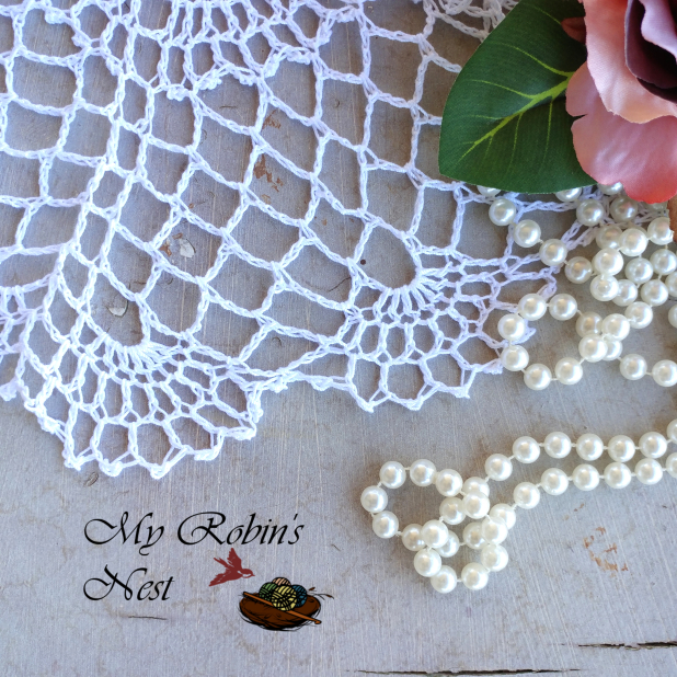 Mary My Queen Chapel Veil in white